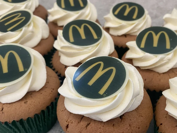 Cupcakes met logo - Voor bedrijven