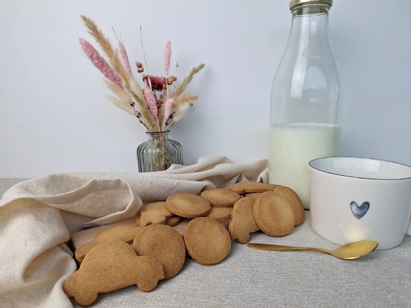 Koekjes natuur in verschillende smaken.